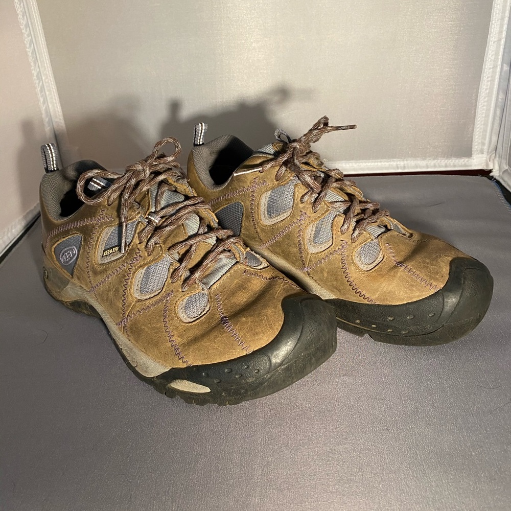 Keen Hiking Shoes, Reinforced Toe, Women’s 8